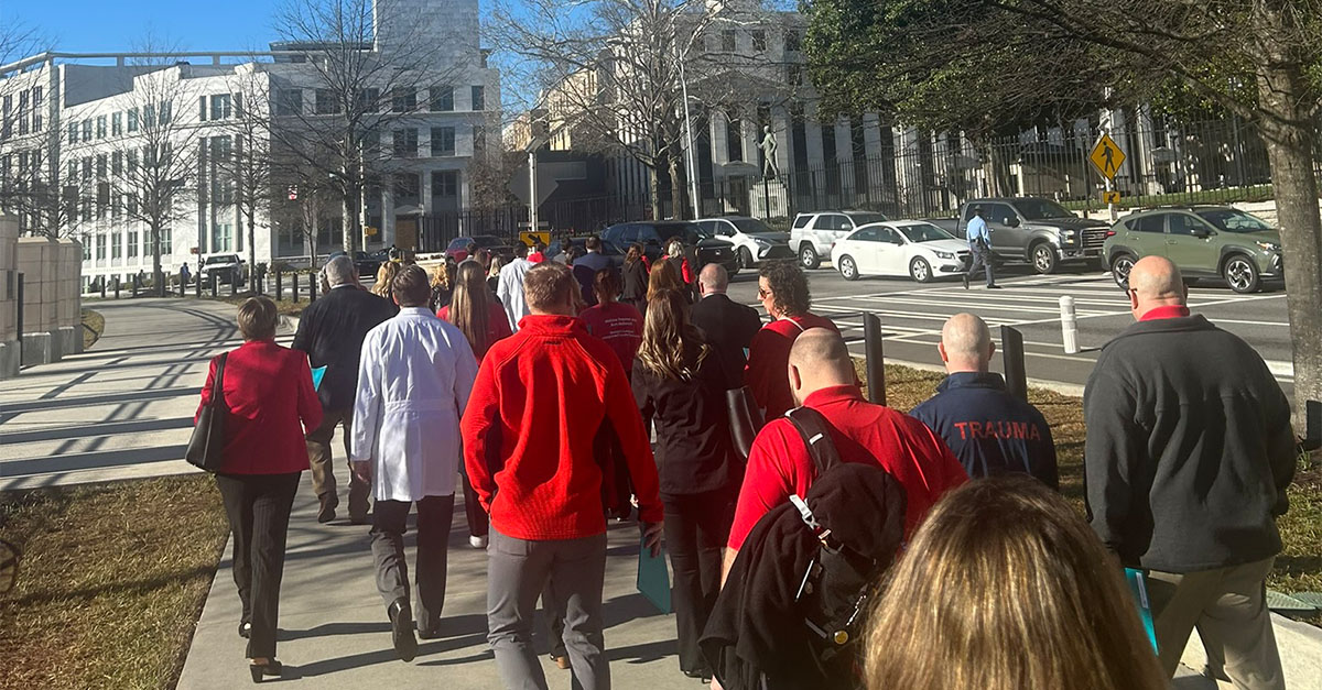 Group Walk to Capitol